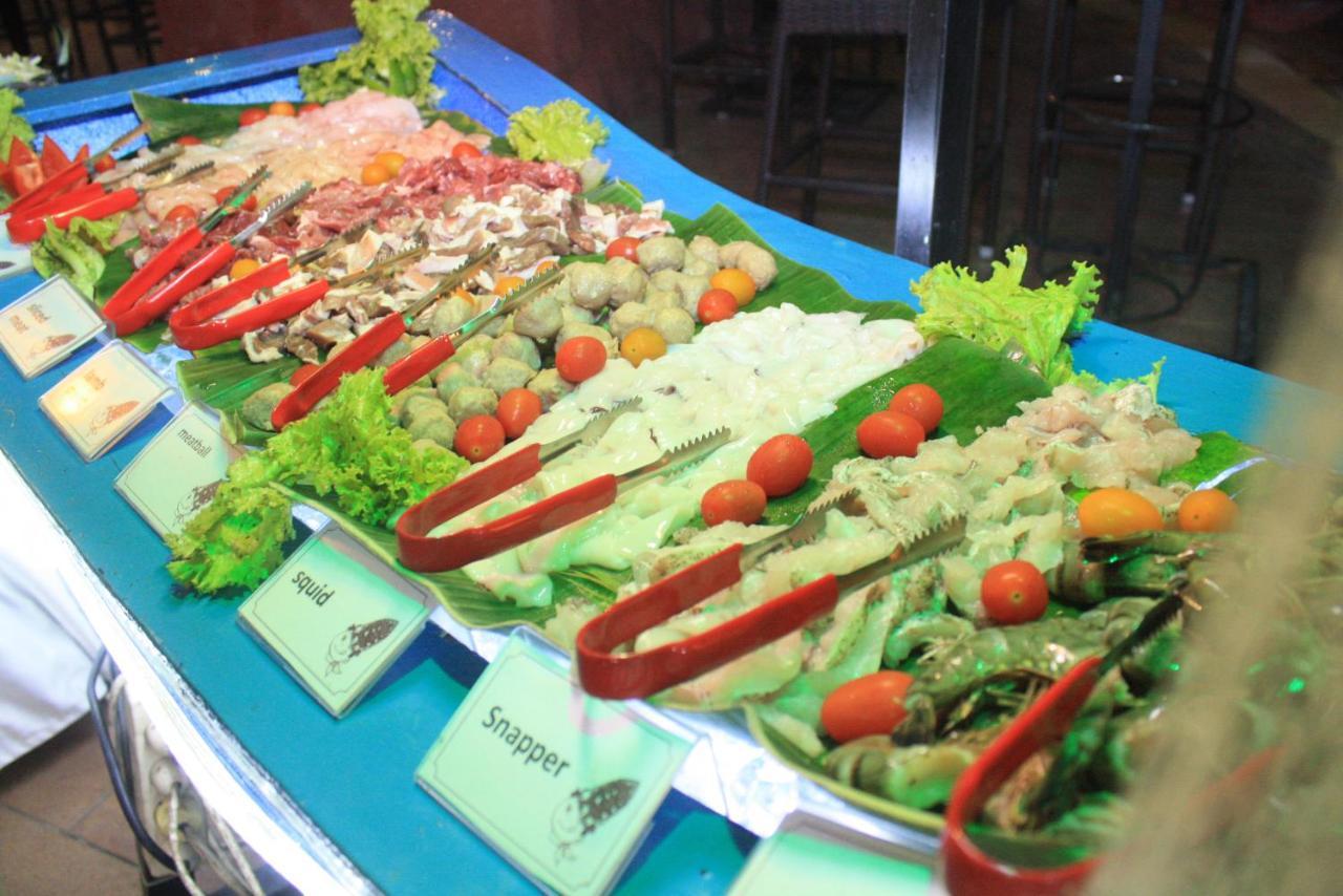 Hermes Palace Hotel Banda Aceh Luaran gambar