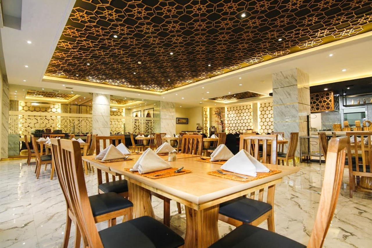 Hermes Palace Hotel Banda Aceh Luaran gambar