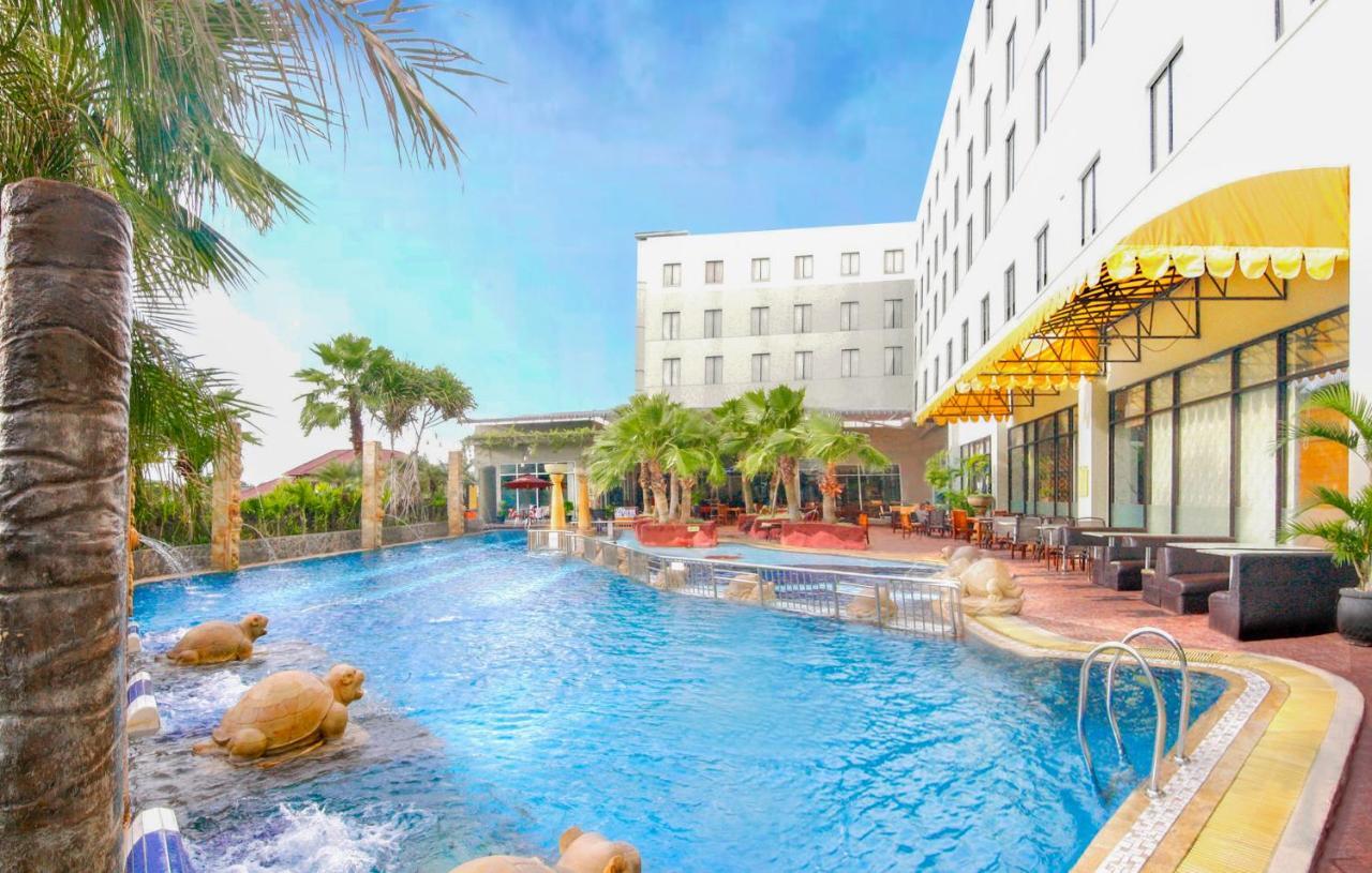 Hermes Palace Hotel Banda Aceh Luaran gambar