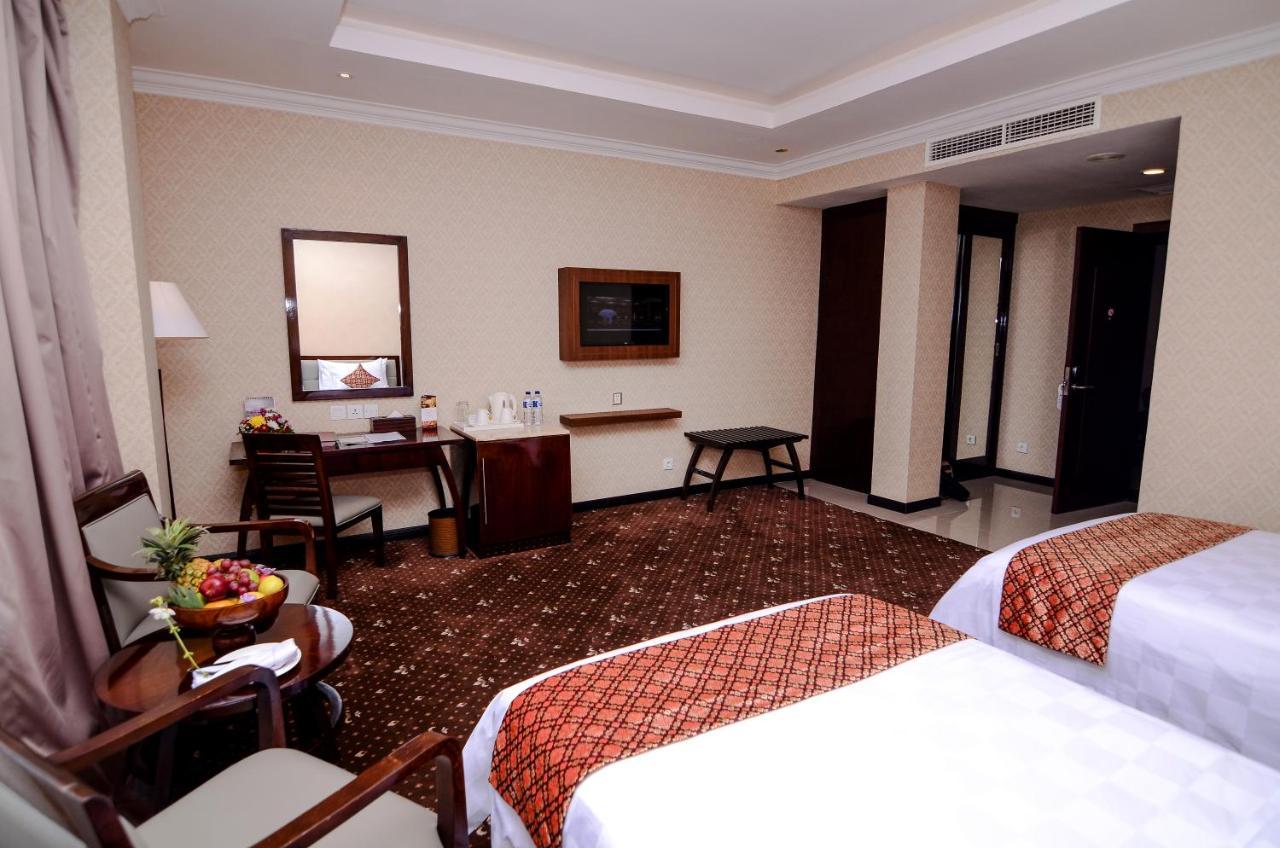 Hermes Palace Hotel Banda Aceh Luaran gambar